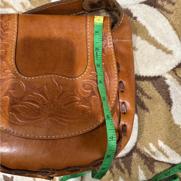 Patricia Nash tooled leather crossbody - Picture 10 of 11